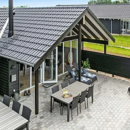 Feriehus Eskilstrup Sleeps 14 Pool Wifi