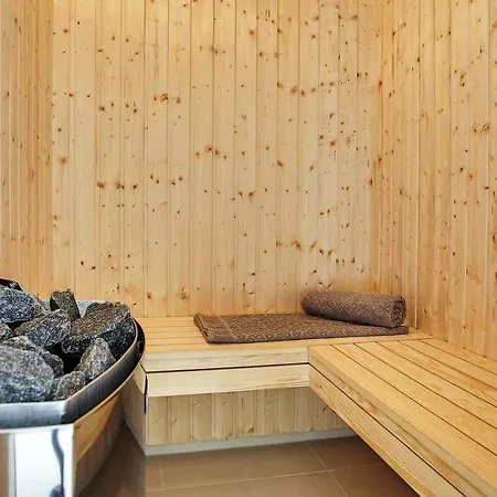 Feriehus Eskilstrup Sleeps 14 Pool Wifi Eskilstrup (Funen)