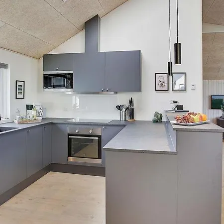 Feriehus Eskilstrup Sleeps 14 Pool Wifi Eskilstrup (Funen)