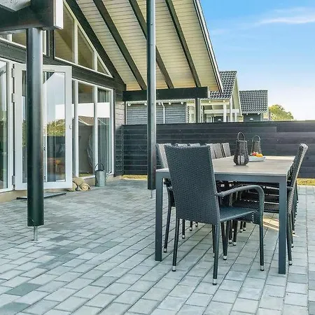 Eskilstrup Sleeps 14 Pool Wifi Feriehus *